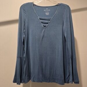 American Eagle Soft & Sexy Blue Bell Sleeve V-Neck Top Size‎ Medium